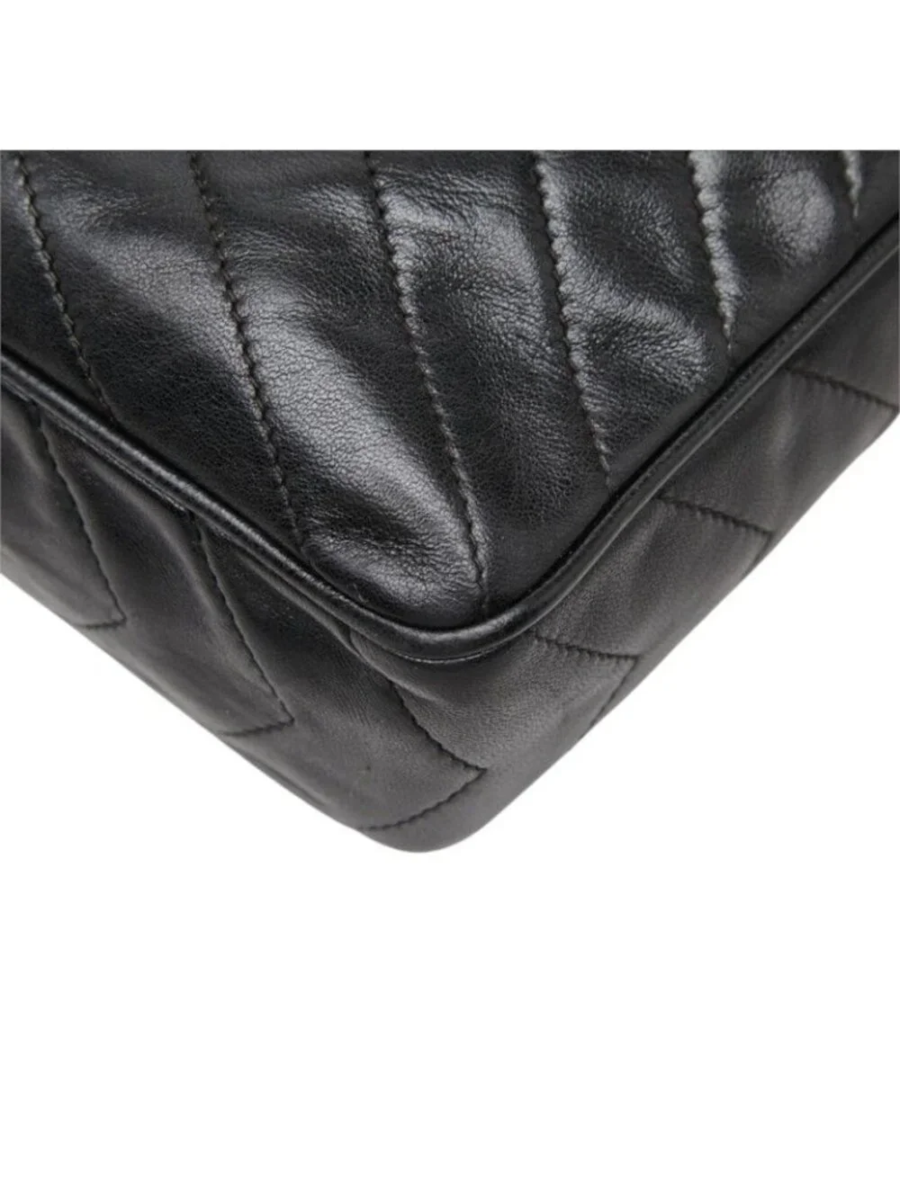 Chanel Chevron V-stitch CC Logo Chain Shoulder Bag Black Lambskin